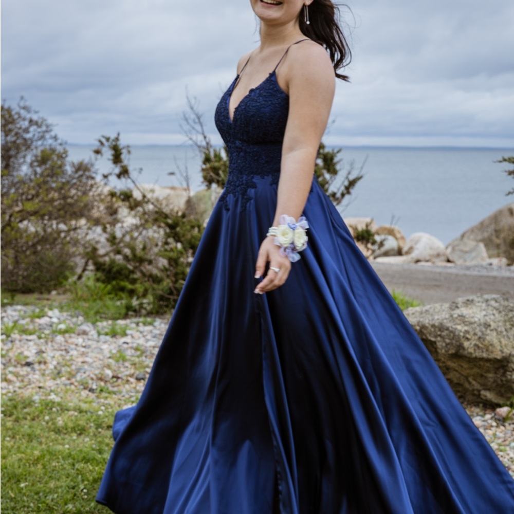 Faviana Midnight Blue Prom Dress GREAT CONDITION